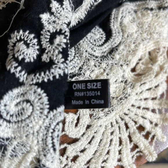 JANICE Lace Black/ White Ladies Top. One size see measurements - Picture 15 of 15